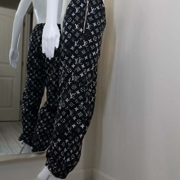 Louis Vuitton Stencil-Effect Monogram Joggers | Size US8, FR38 - Picture 4 of 16
